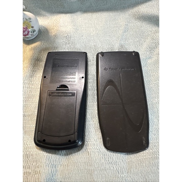 Texas Instruments TI-89 Calculator FOR PARTS - Picture 3 of 5